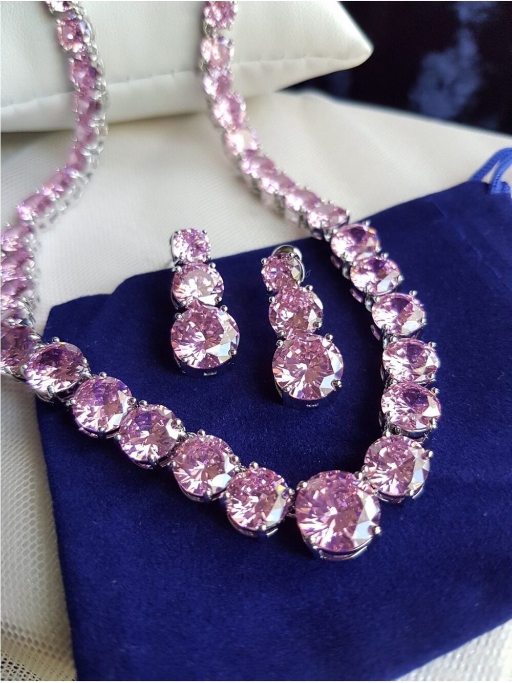 Swarovskis Elements Platinum Plated Round Pink Graduated Drop Earrings NEW - Picture 3 of 14